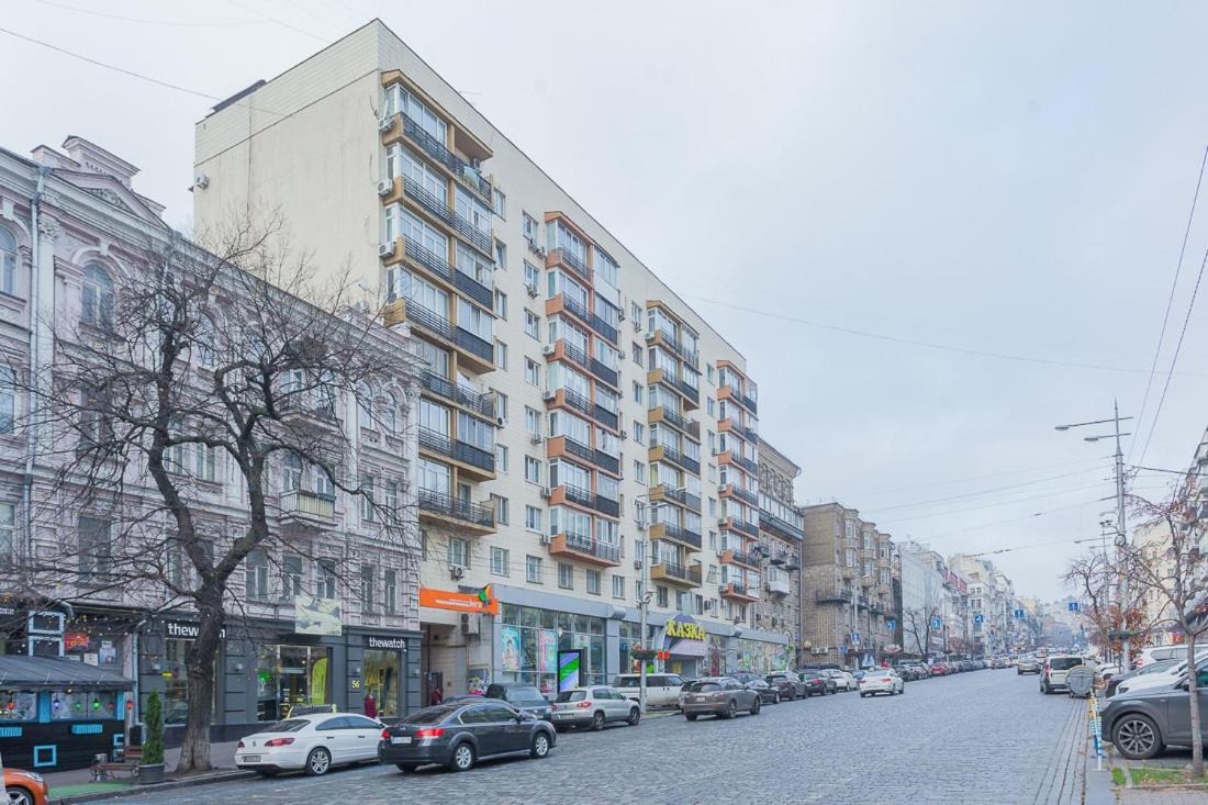 Cozy Apartments Near Olympic Stadium Kyiv Exterior photo